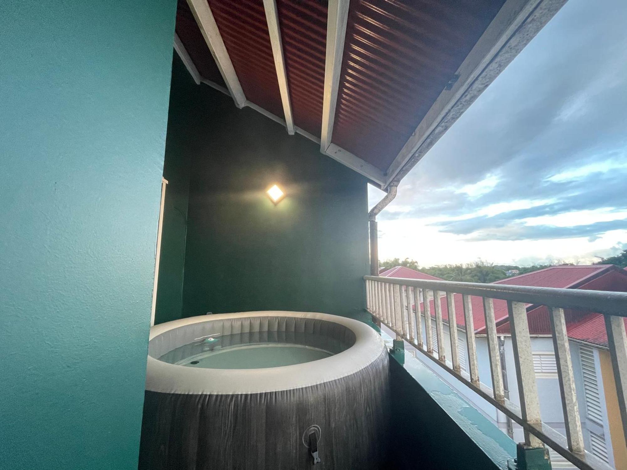 Appart Spa 20 Min Port Croisiere Et Aeroport Сент-Роз Екстериор снимка