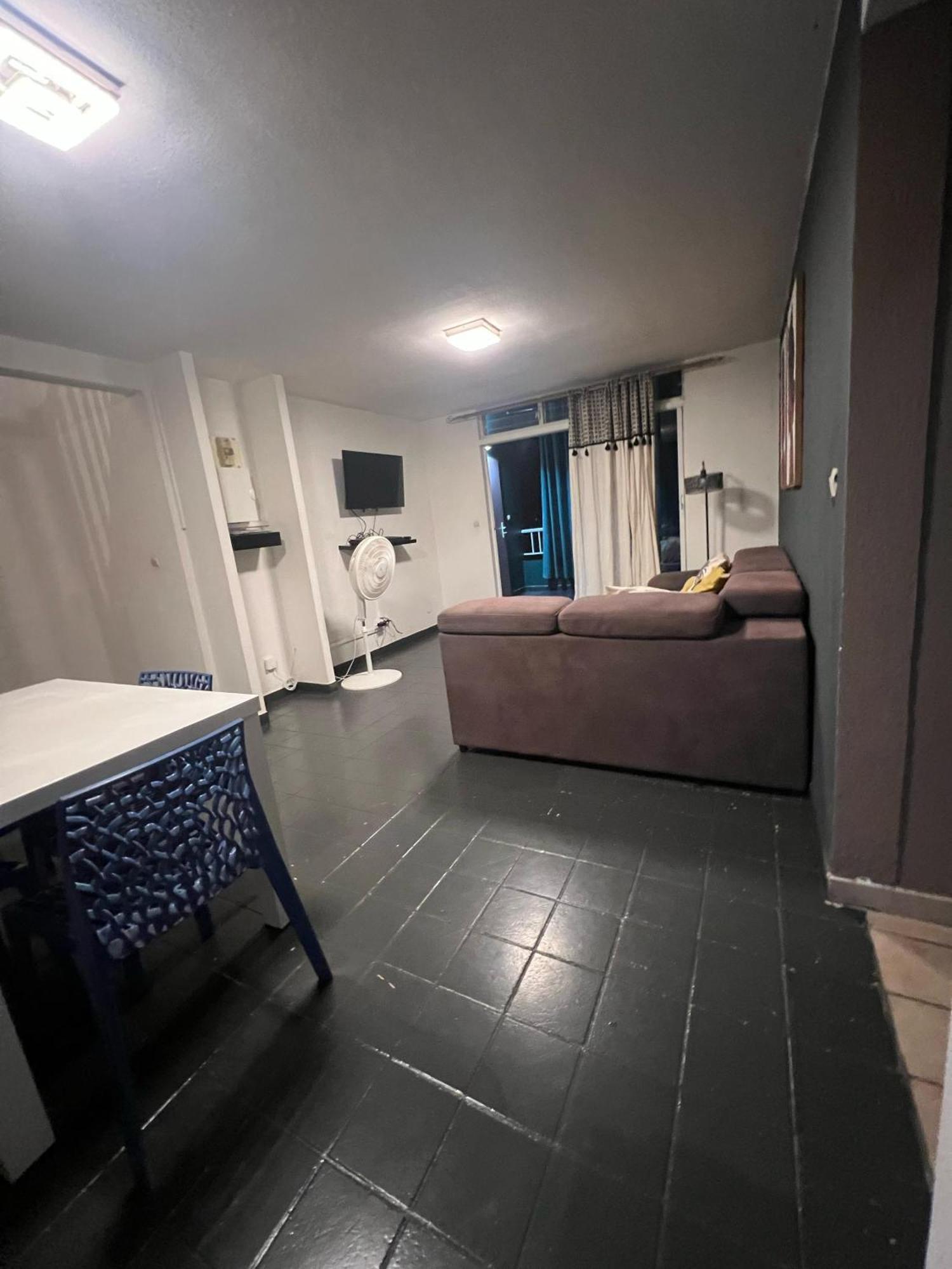 Appart Spa 20 Min Port Croisiere Et Aeroport Сент-Роз Екстериор снимка